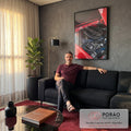 Close de motor Cobra 289 com cabos azuis sob capô de carro clássico vermelho, quadro decorativo