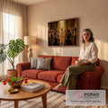Jesus Cristo de túnica branca entre a multidão sob feixe de luz dourada, quadro decorativo