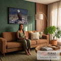 Águia-de-cabeça-branca de perfil pousada em tronco seco com fundo cinza desfocado, quadro decorativo