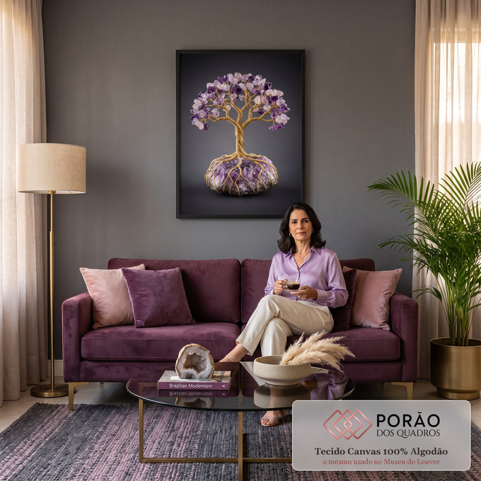 Quadro Decorativo Grande Árvore da Vida para Sala Roxo | quadros decorativos para sala de estar | árvore de fio dourado com folhas de ametista e quartzo rosa sobre cristal bruto | em ambiente 3 | Porao dos Quadros