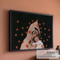 Quadro Decorativo Grande Madona com Menino para Sala Preto | quadros decorativos para sala de estar | mulher com capuz bege segurando bebê adormecido, fundo preto com estrelas vermelhas | em ambiente 3 | Porao dos Quadros