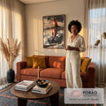 Quadro Decorativo Árvore com Sol Vermelho e Reflexo na Água | quadros decorativos para sala de estar | árvore silhueta com sol vermelho e reflexo na água com figura solitária caminhando | em ambiente 3 | Porao dos Quadros