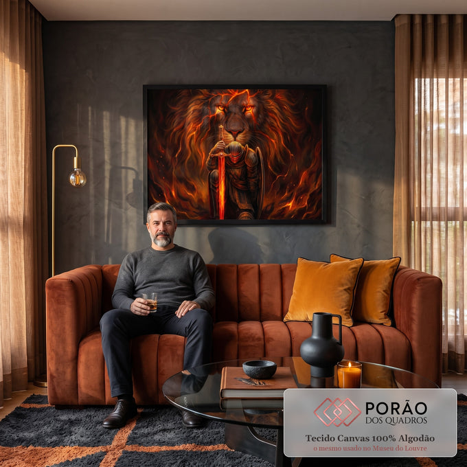 Quadro Decorativo Grande Leão em Chamas para Sala Laranja | quadros decorativos para sala de estar | leão gigante em chamas atrás de guerreiro em armadura com espada flamejante | em ambiente 3 | Porao dos Quadros