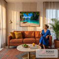 Quadro Decorativo Grande Lagoa Turquesa para Sala Azul | quadros decorativos para sala de estar | lagoa turquesa com falésias verdes e barco de madeira na praia tropical | em ambiente 3 | Porao dos Quadros