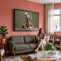 Figura feminina com gaiola, relógio e pássaro na cabeça, lenço laranja, pera e xícara, quadro decorativo