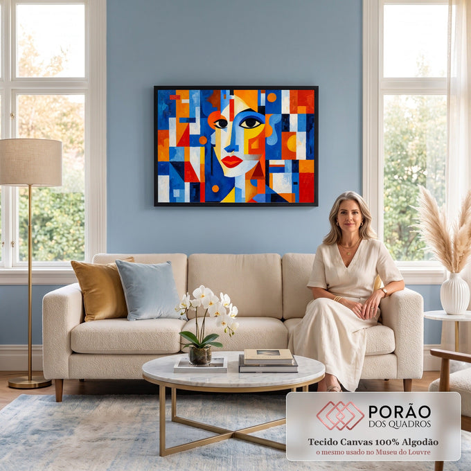 Rosto de mulher cubista com lábios vermelhos entre blocos geométricos azuis e laranja, quadro decorativo