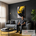 Quadro Decorativo Grande Capô Esportivo para Sala Preto | quadros decorativos para sala de estar | close de capô de carro esportivo preto e amarelo com farol e entradas de ar | em ambiente 3 | Porao dos Quadros