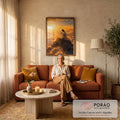Quadro Decorativo Grande Jesus em Oração Dourado para Sala | quadros decorativos para sala de estar | Jesus ajoelhado em oração no topo de uma montanha sobre mar de nuvens douradas | em ambiente 3 | Porao dos Quadros