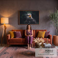 Quadro Decorativo Grande Águia Selvagem de Olhar para Sala | quadros decorativos para sala de estar | águia jovem em close com bico amarelo e olhar intenso sobre fundo escuro | em ambiente 3 | Porao dos Quadros