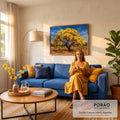 Quadro Decorativo Grande Árvore de Folhas para Sala Amarelo | quadros decorativos para sala de estar | árvore de copa amarela e dourada com tronco retorcido sob céu azul | em ambiente 3 | Porao dos Quadros