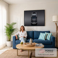 Quadro Decorativo Grande Carro de Luxo para Sala Preto | quadros decorativos para sala de estar | carro preto de luxo fotografado de cima em fundo cinza degradê | em ambiente 3 | Porao dos Quadros