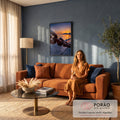 Quadro Decorativo Grande Corrente de Ferro para Sala Laranja | quadros decorativos | elo de corrente enferrujada em primeiro plano com pôr do sol sobre o mar ao fundo | em ambiente 2 | Porao dos Quadros