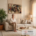 Mulher indígena com cocar de penas e pintura facial em pinceladas soltas e fundo dourado, quadro decorativo