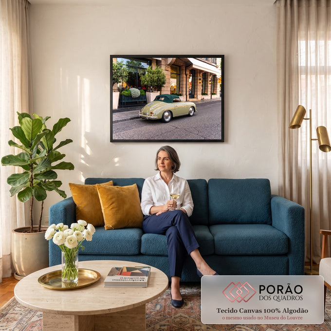 Porsche 356 Speedster verde antigo com capota de lona em rua elegante com oliveiras, quadro decorativo
