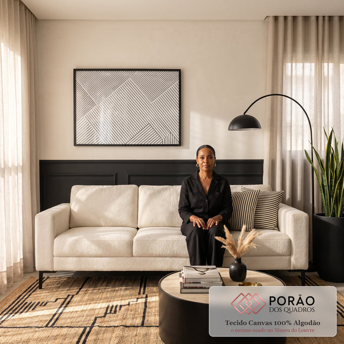 Linhas diagonais pretas em blocos geométricos sobre fundo branco com textura desgastada, quadro decorativo