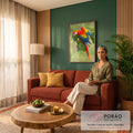 Arara-vermelha de penas vermelhas, amarelas e azuis pendurada em galho com folhas verdes, quadro decorativo