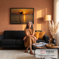 Quadro Decorativo Grande Pássaro em Silhueta para Sala | quadros decorativos para sala de estar | pássaro em silhueta sobre galho seco com pôr do sol refletido no mar | em ambiente 3 | Porao dos Quadros