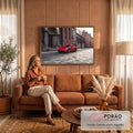Porsche 911 GT3 RS vermelho com rodas bronze em rua de paralelepípedos e prédios antigos, quadro decorativo