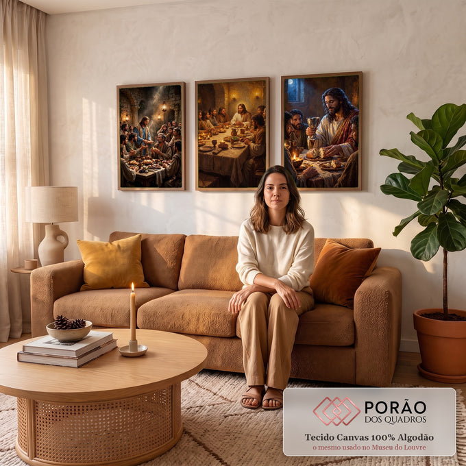 Quadro Decorativo Kit 3 Telas Última Ceia de Jesus para Sala | quadros decorativos para sala de estar | cena da Última Ceia com Jesus e apóstolos à mesa, velas e cálice dourado | em ambiente 3 | Porao dos Quadros