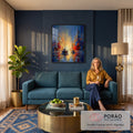 Dois veleiros em canal azul com reflexos vermelhos e luz dourada entre prédios abstratos, quadro decorativo
