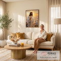 Quadro Decorativo Grande Jesus Cristo para Sala Branco | quadros decorativos para sala de estar | Jesus Cristo de manto branco abençoando diante de sol dourado e nuvens | em ambiente 3 | Porao dos Quadros