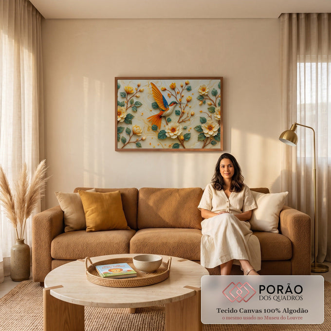 Beija-flor laranja em voo entre flores e folhas verdes em relevo 3D sobre mármore bege, quadro decorativo