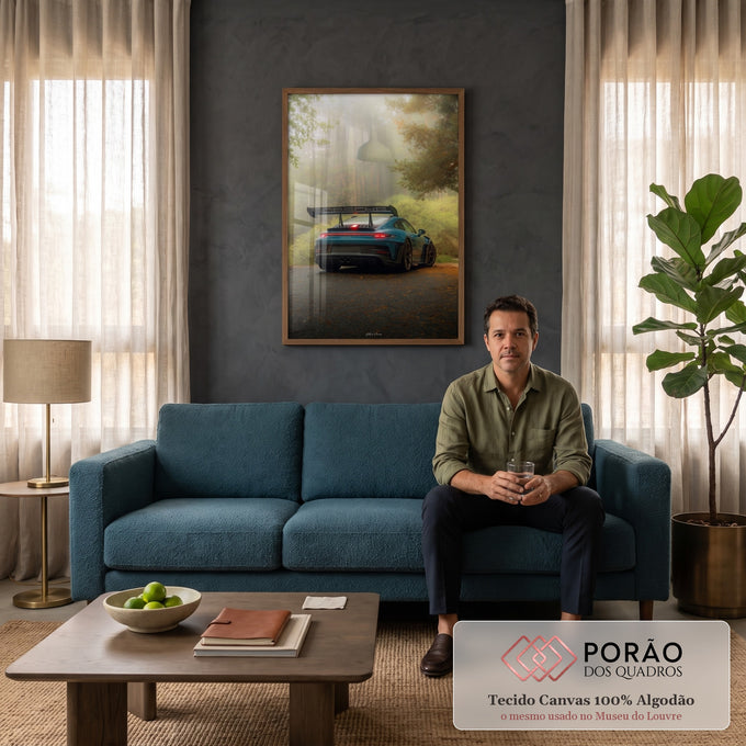 Quadro Decorativo Grande Carro Esportivo para Sala Azul | quadros decorativos para sala de estar | carro esportivo azul visto de trás em estrada com neblina na floresta | em ambiente 3 | Porao dos Quadros