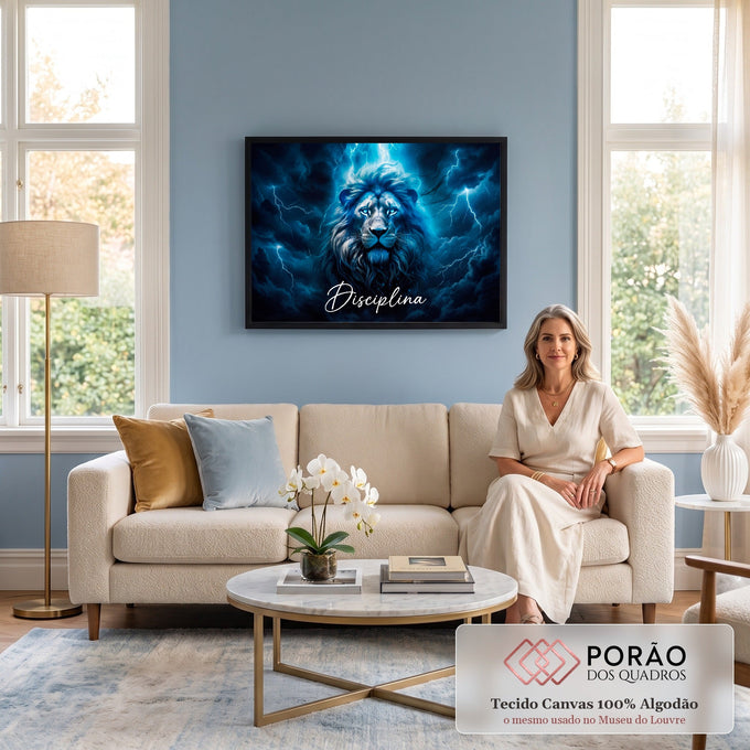 Quadro Decorativo Grande Leão com Raios para Escritório Azul | quadros decorativos para sala de estar | rosto de leão azul elétrico sob raios com a palavra Disciplina | em ambiente 3 | Porao dos Quadros