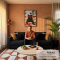 Quadro Decorativo Gato DJ de Óculos Vermelhos na Piscina | quadros decorativos para sala de estar | gato preto de óculos e fone vermelhos em cena de DJ à beira da piscina | em ambiente 3 | Porao dos Quadros